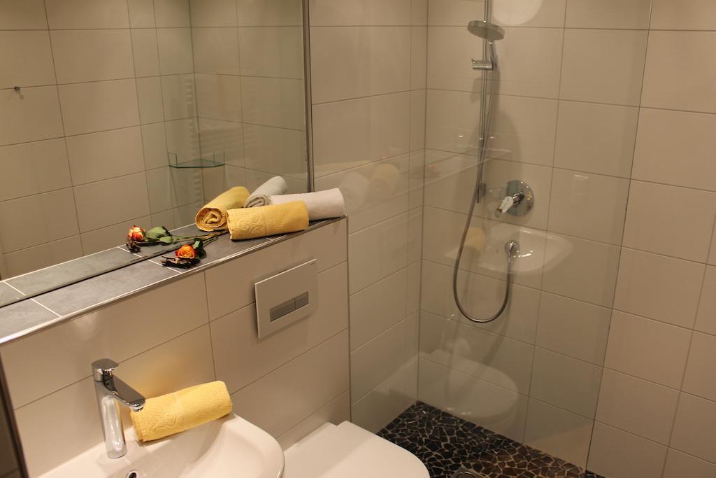 Appartements Zerzer Ried im Oberinntal Pokoj fotografie